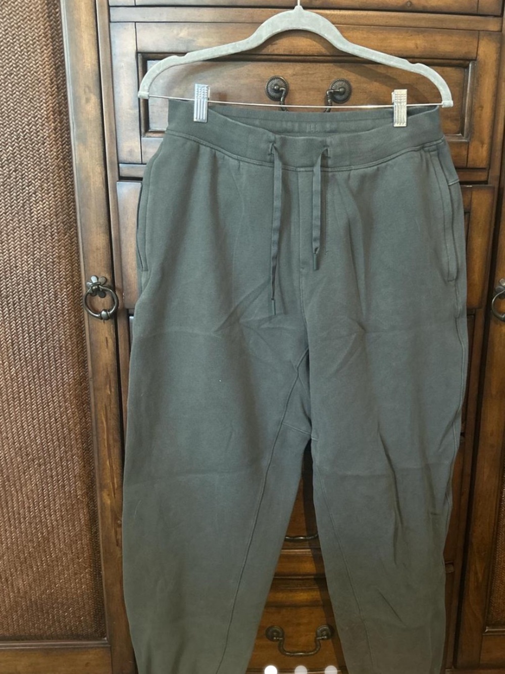 lululemon athletica Men's Dark Olive Drawstring Joggers